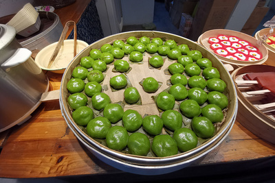 清明節に人気の青団、1日10万個以上売れる老舗も 上海