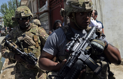 アフガン首都で自爆攻撃、NATO軍関係者ら15人死亡