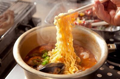 韓国・居酒屋「ラーメンのスープだけおかわり」はナンセンスなのか…店「1杯追加注文しろ」