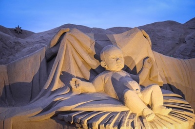 砂で再現、キリスト降誕 スペイン・カナリア諸島