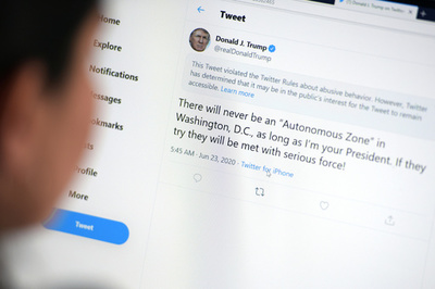 ツイッター、トランプ氏投稿をまた非表示 「攻撃的」と判断