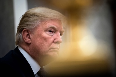 トランプ氏のコネ？ プエルトリコ復旧事業、受注企業に疑惑の目