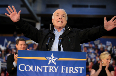 ＜08米大統領選挙＞マケイン氏、ペイリン氏のそっくりさんと爆笑コントで共演