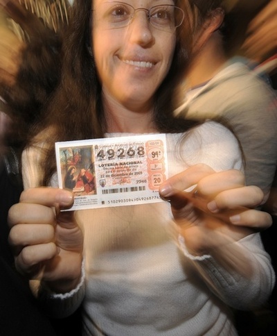 スペインで6億2000万円の「落とし物」、宝くじ当せん者を捜索中