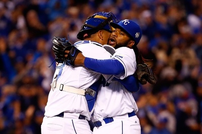 ロイヤルズがWS2連勝、クエトがメッツ打線封じ完投勝利