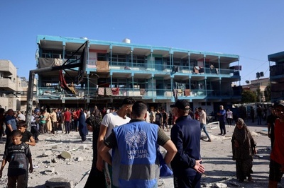 イスラエル軍がガザの学校空爆、18人死亡 国連職員も犠牲に