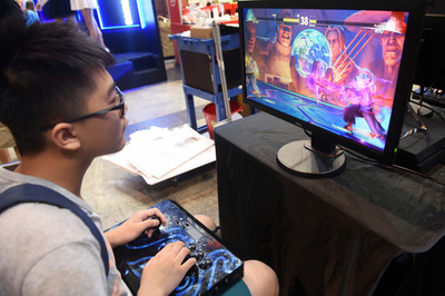 世界で流行、eスポーツって何？　香港では半数が肯定的な見方