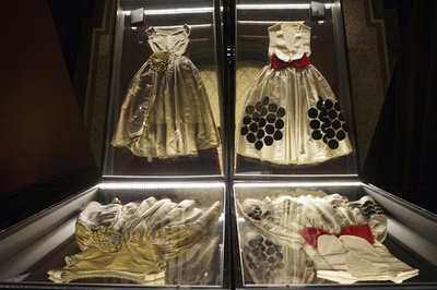 仏パリのモード博物館で「ジャンヌ・ランバン」展開催