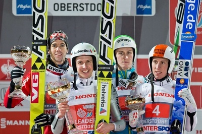 アマンがジャンプ週間初戦を制す