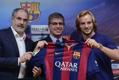 FCバルセロナがクロアチア代表ラキティッチの入団会見