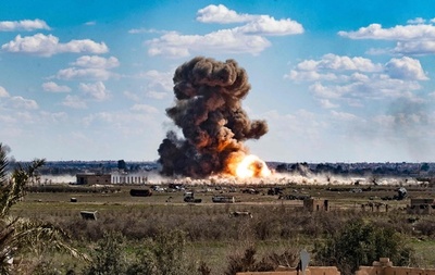 シリアIS最終攻勢、「人間の盾」の民間人避難