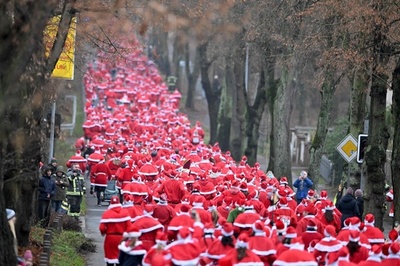 【今日の1枚】サンタ、サンタ、サンタ… ドイツ