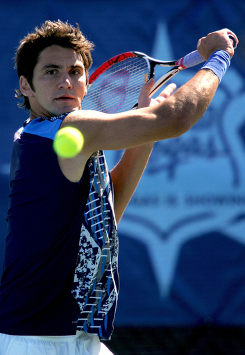 ディリック スタラーチェの途中棄権により準々決勝進出