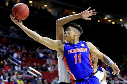 米大学バスケのスター選手 試合中に突如倒れ重体 写真2枚 ファッション ニュースならmode Press Powered By Afpbb News