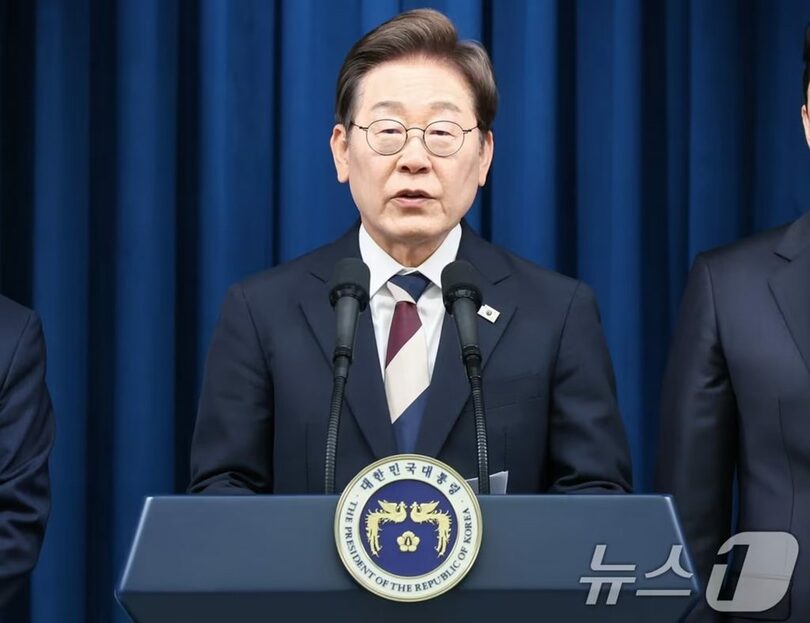 2025年6月4日、首相や国情院長、大統領秘書室長らの人事を発表するイ・ジェミョン（李在明）大統領(c)news1