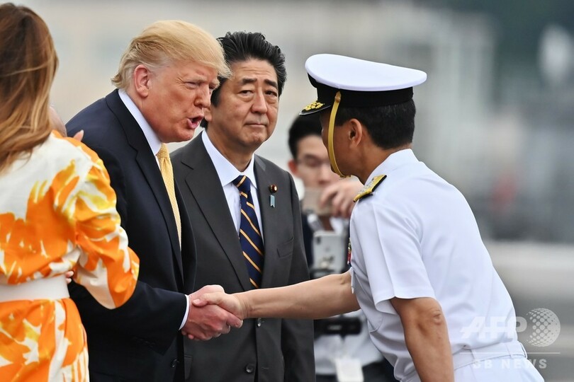 トランプ氏、横須賀基地を訪問 海自護衛艦「かが」視察