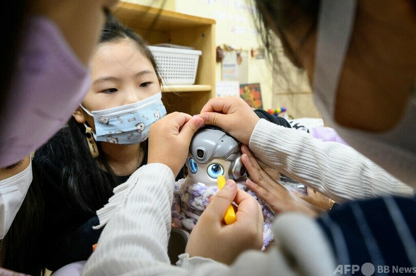 保育園で小型ロボット実証実験 韓国ソウル