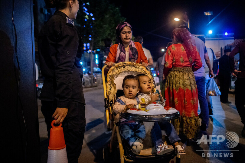 中国・ウイグル強制収容所の内側─催涙ガス、テーザー銃、教本【再掲】