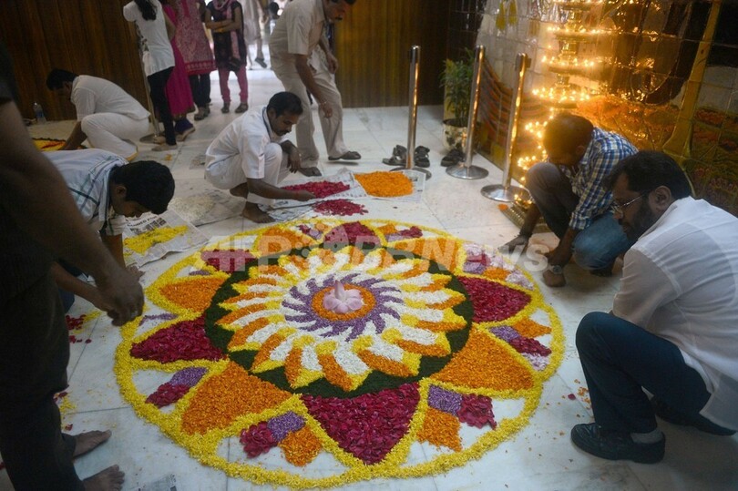 花飾りが街中を彩る、インドの収穫祭「オナム」