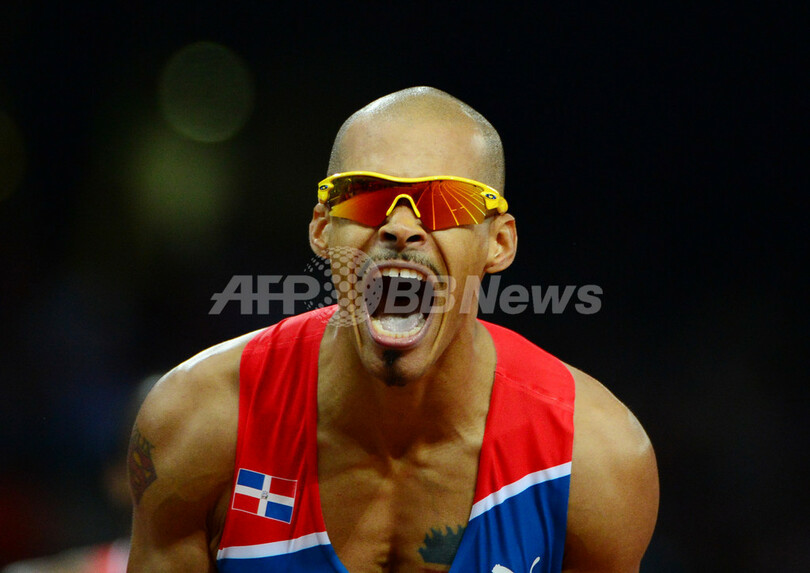 サンチェスが男子400メートルハードルで2度目の金メダルを獲得 写真5枚 国際ニュース Afpbb News