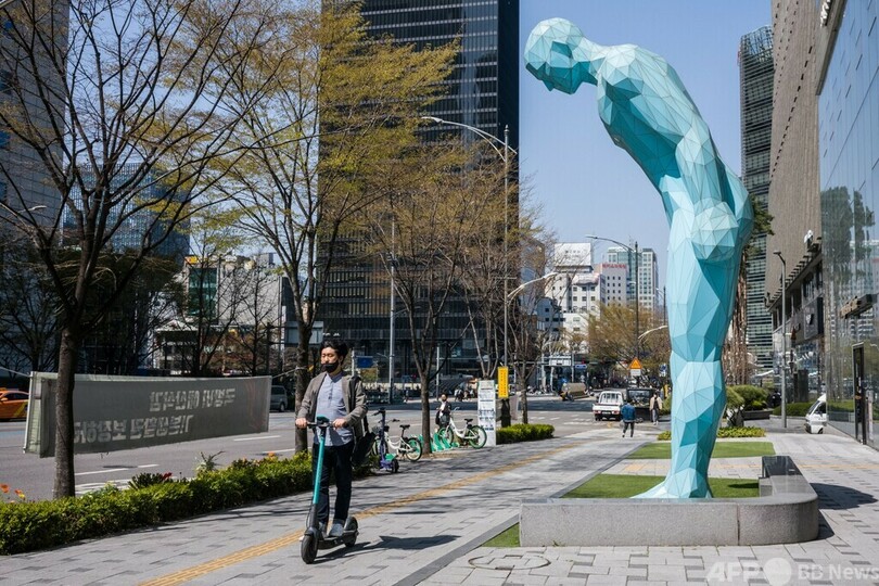 【今日の1枚】「あいさつする人」がいる街角 韓国ソウル