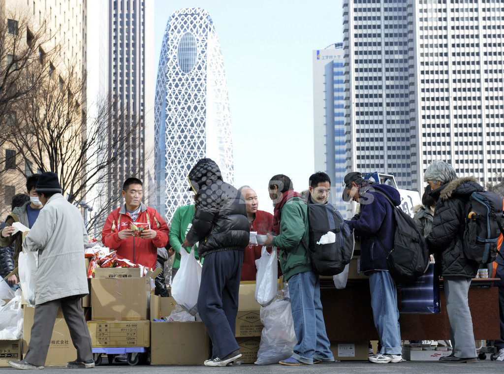 新宿中央公園で炊き出し アントニオ猪木氏もラーメンを提供 写真7枚 国際ニュース Afpbb News