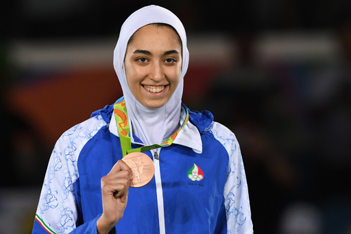 イラン女子初の五輪メダリスト、オランダに出国か 母国に衝撃