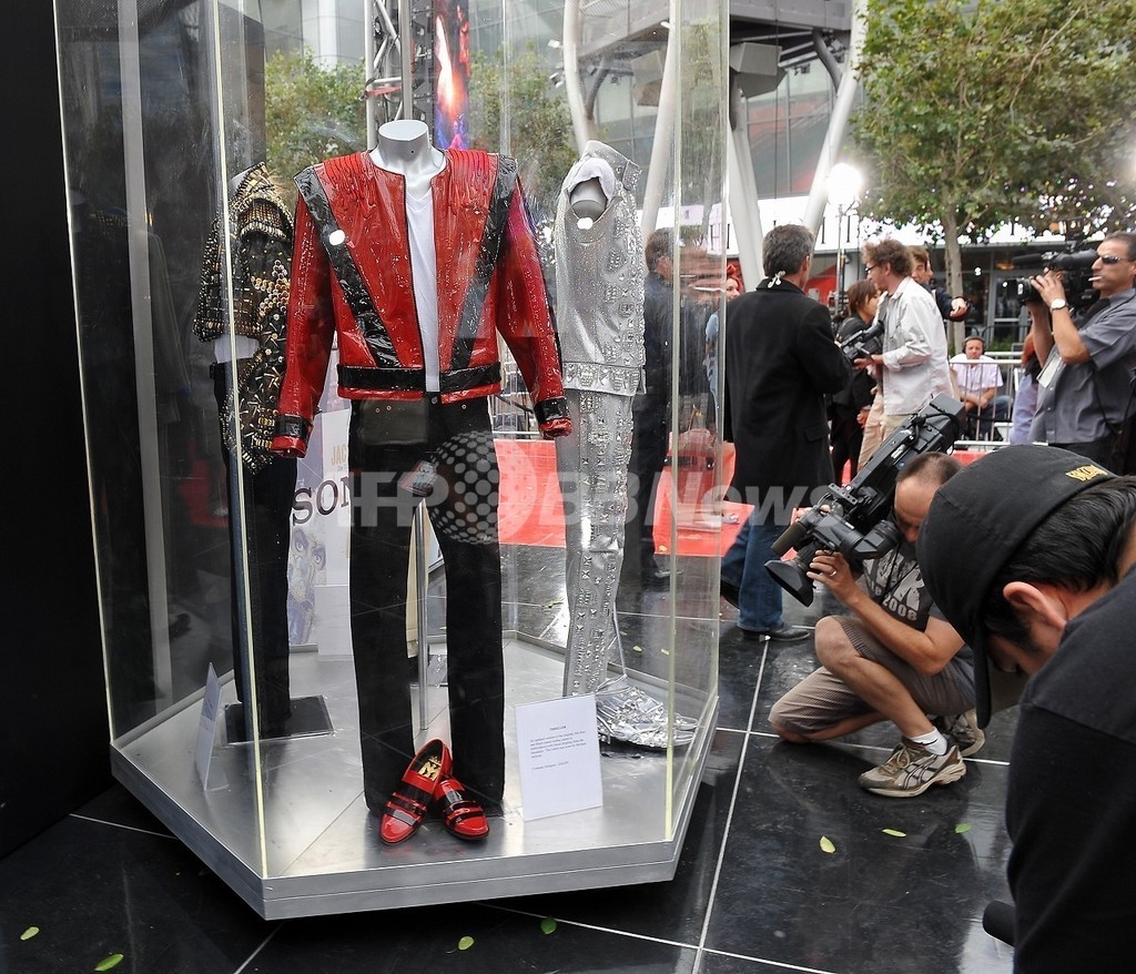 マイケルが「スリラー」で着用したジャケット、競売に 写真1枚 国際ニュース：AFPBB News