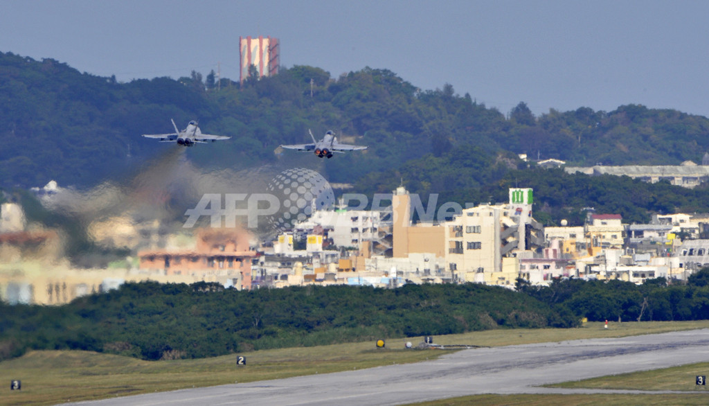 鳩山首相に批判の嵐、普天間飛行場移設問題 鳩山首相に批判の嵐、普天間飛行場移設問題