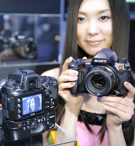 ソニー、デジタル一眼レフカメラ最上位機種「α900」発売へ 写真3枚