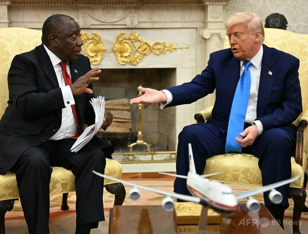 南ア国民、トランプ氏の「白人ジェノサイド」主張に激怒 写真2枚 国際
