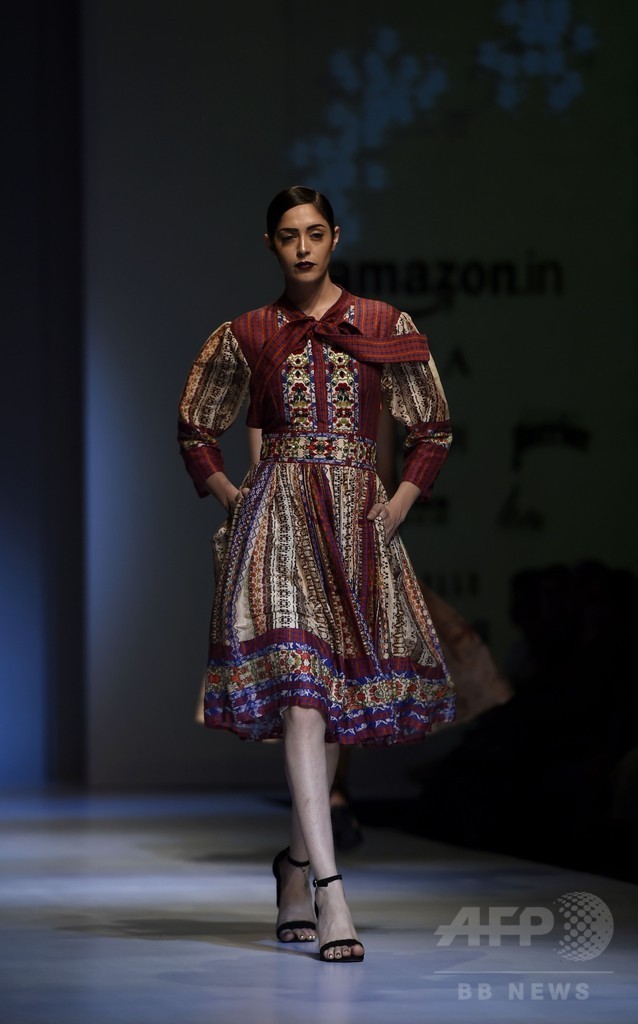 「アマゾン インド ファッション・ウィーク」、地元デザイナーら新作