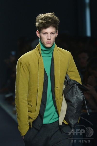 コーデュロイ素材で快適さを追求、「ボッテガ・ヴェネタ」15/16年秋冬メンズ