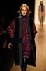 米ニューヨーク市内で発表された「BCBG マックス・アズリア」15/16年秋冬コレクション（2015年2月12日撮影）。(c)AFP/Getty Images/Frazer Harrison