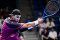 男子テニス、木下グループジャパンオープン、シングルス2回戦。リターンを打つジャック・ドレイパー（2024年9月27日撮影）。(c)Yuichi YAMAZAKI / AFP