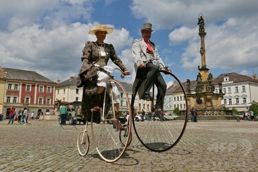 古き良き時代に思いをはせ…レトロな自転車大集合、チェコ 写真9