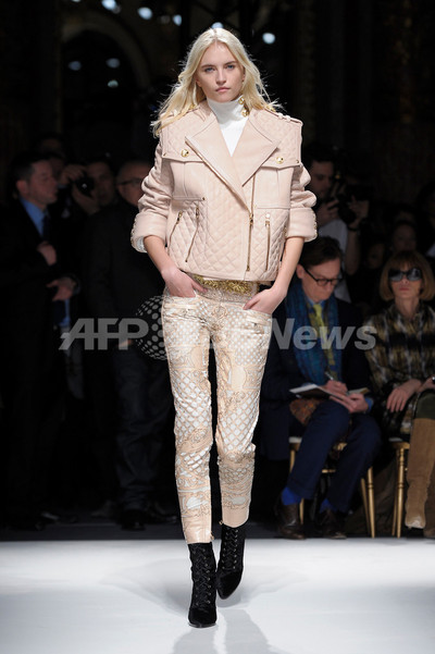 Style Watch ハードなイメージのブルゾンも 今年はエレガントに 写真9枚 ファッション ニュースならmode Press Powered By Afpbb News