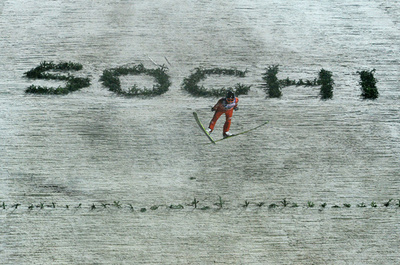 シュリーレンツァウアー、五輪会場で優勝 高梨は女子2位