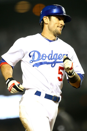 ドジャース 6-4でジャイアンツを降す