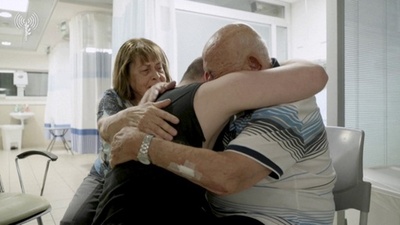 動画:イスラエル軍、人質4人救出 ガザでは210人犠牲に