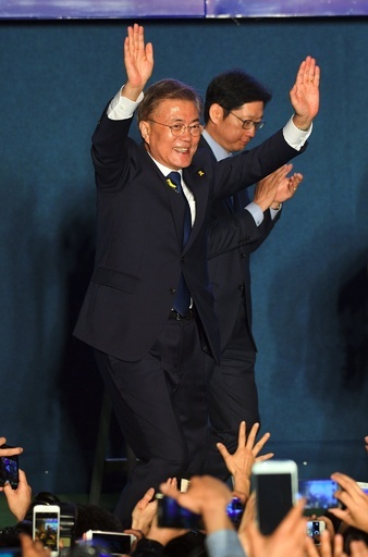 文在寅氏が韓国大統領に就任 正午に式典、得票率は41％