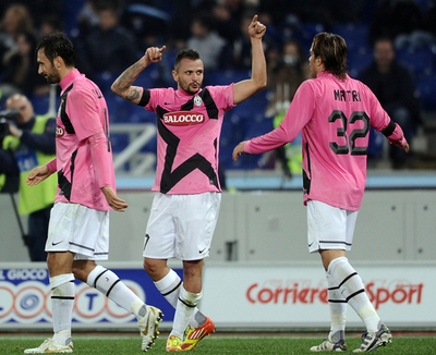 ユベントスが首位に浮上、ナポリは引き分け