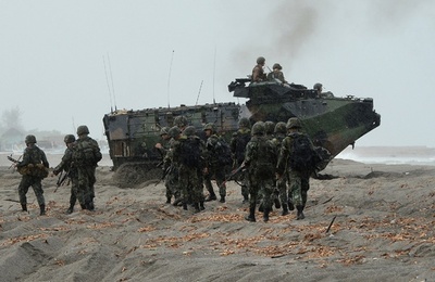 米比、南シナ海沿岸で合同強襲上陸演習