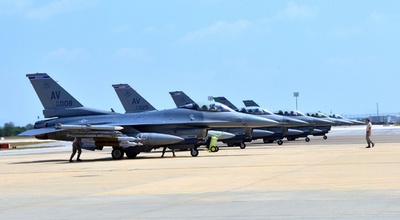 米国、対IS作戦でトルコにF16配備