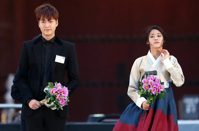 イ・ミンホとソルヒョン、「韓国訪問の年」宣言式に出席 ソウル