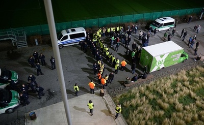 ボルフスブルク対マンU戦の会場に不審物