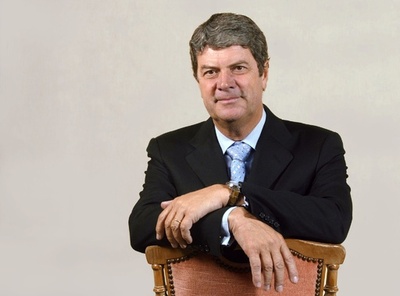 「ルイ・ヴィトン」の元会長兼CEO、イヴ・カルセル氏死去