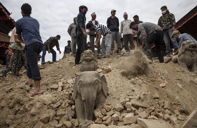 【写真特集】ネパール大地震、カトマンズ近郊の写真