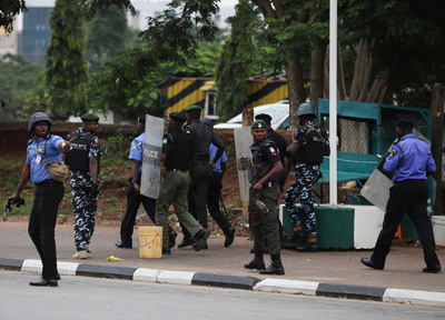 オートバイ100台超の集団が村襲撃、47人殺害 ナイジェリア北部