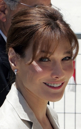 カーラ・ブルーニ仏大統領夫人、洞爺湖サミットには同行せず